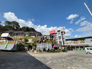 施設の正面