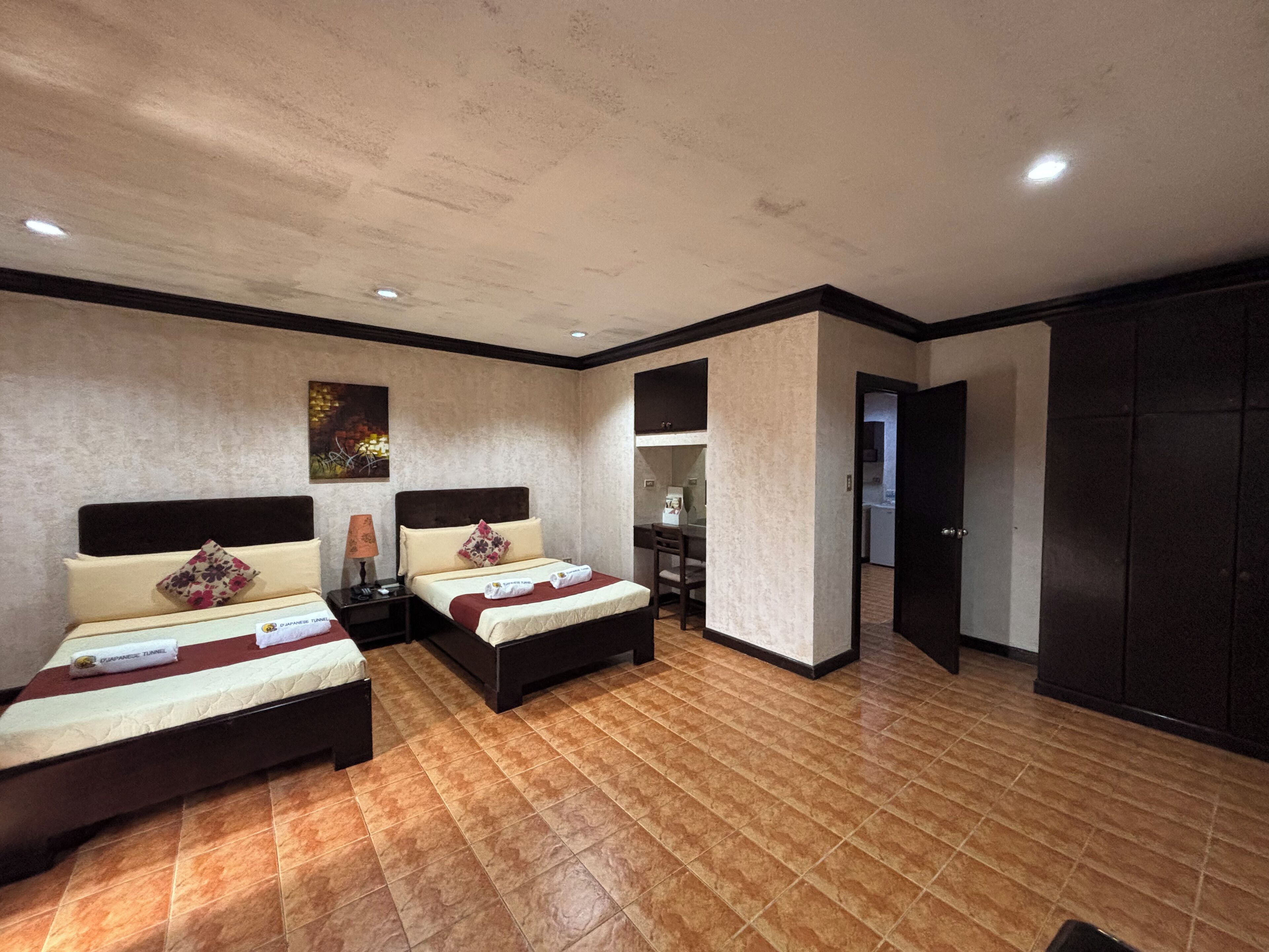 Suite | Rollaway beds