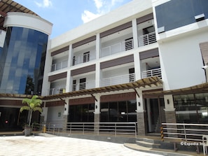 Exterior - The Peridot Suites (Davao)