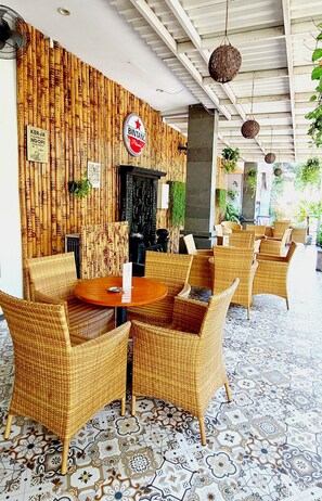 Exterior - Hotel Transit Pasuruan (Pasuruan)