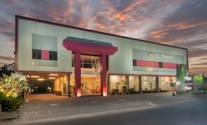 Exterior - Hotel Transit Pasuruan (Pasuruan)