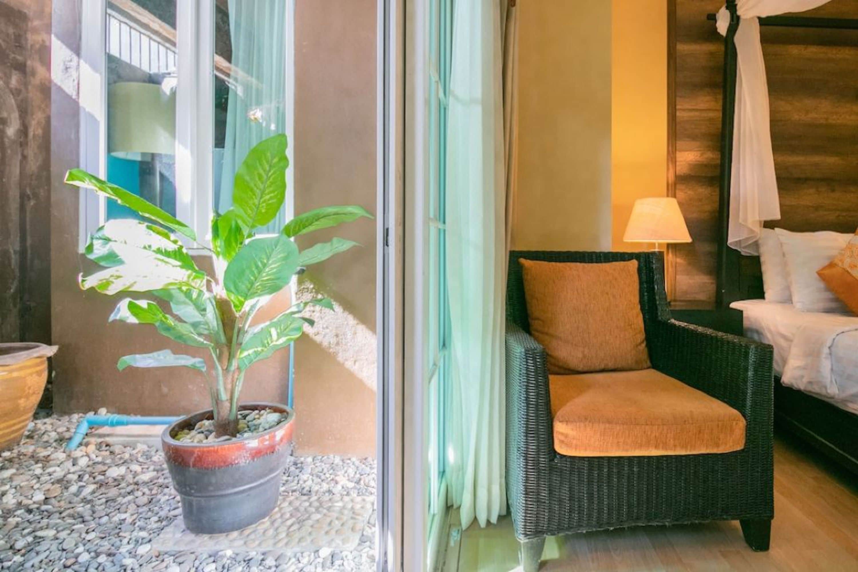 deluxe room | desk, blackout curtains, free wifi, bed sheets