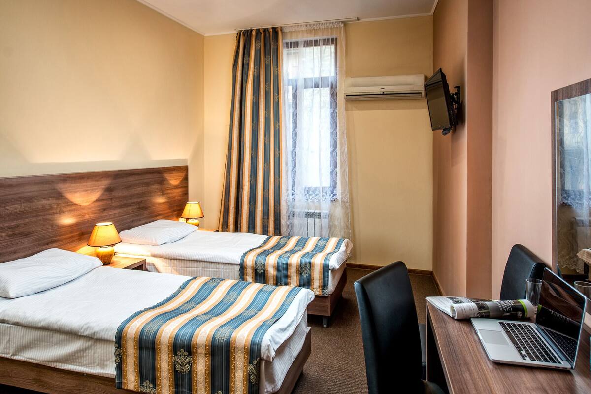 Standard Double or Twin Room | In-room safe, iron/ironing board (on request), WiFi (free), bed sheets