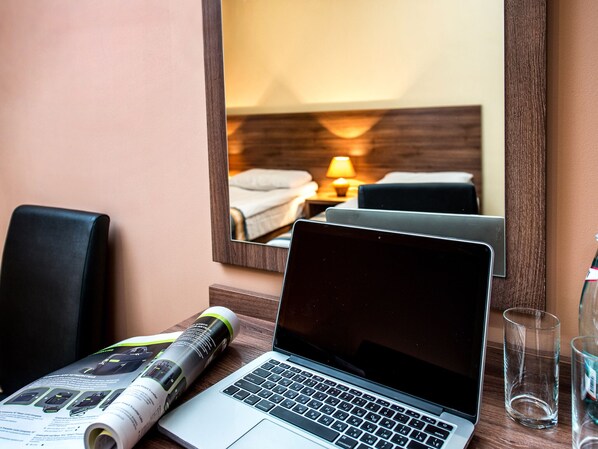 Habitación estándar con 1 cama matrimonial o 2 individuales | Servicios de la habitación