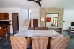 Villa, 5 Bedrooms, Private Pool | In-room dining