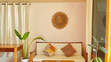 Kabin Mewah, bathtub, pemandangan laut (Front Hut) | Seprai premium, ruang kerja ramah laptop, Wi-Fi gratis, dan seprai linen