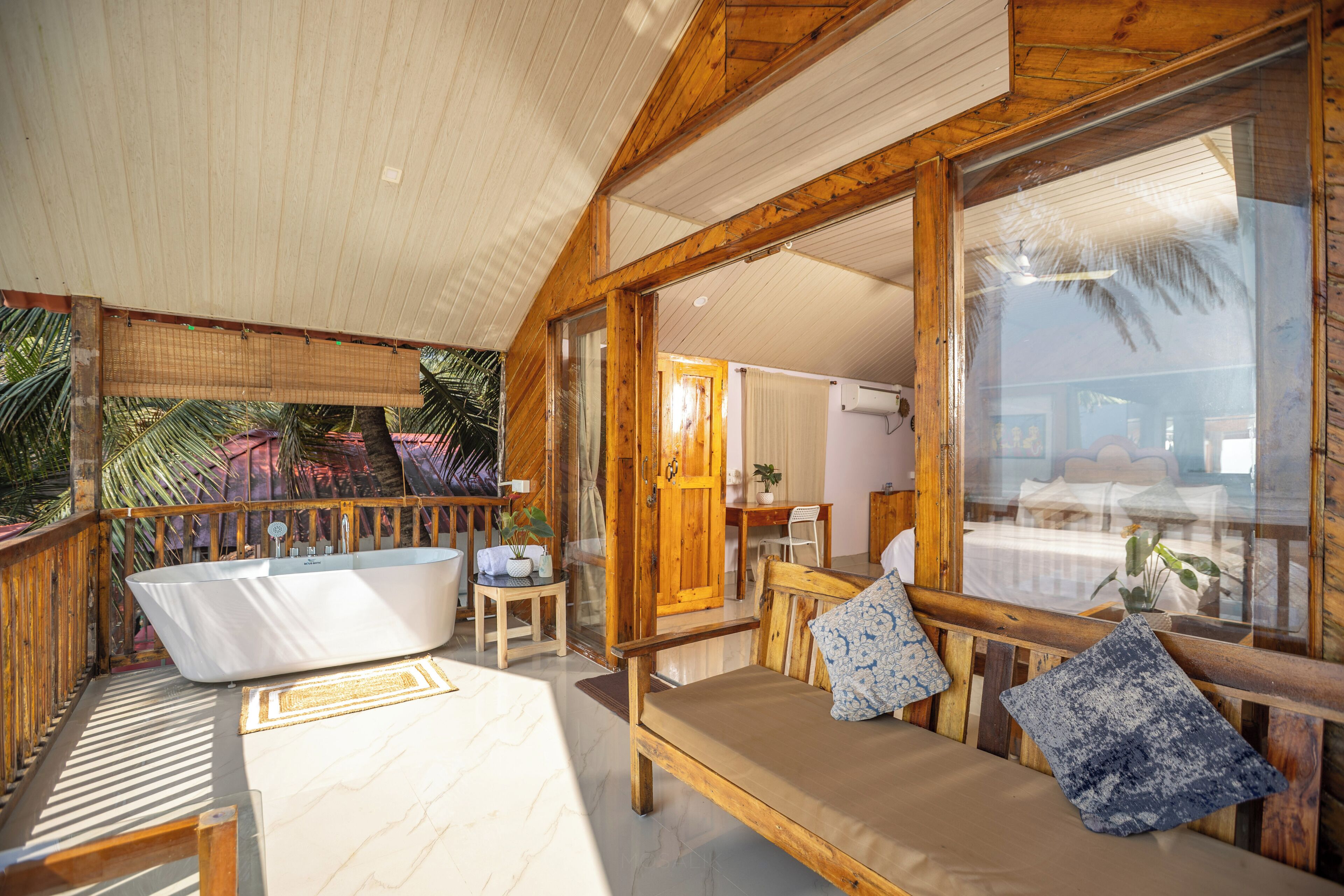 Sea View Hut (Upstairs) | Balcony