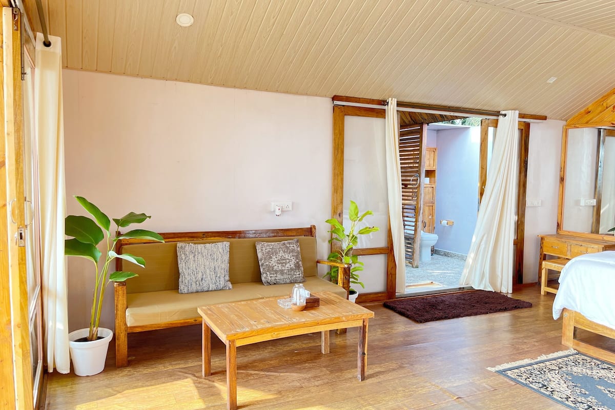 sea view hut (upstairs) | 1 bedroom, free wifi, bed sheets