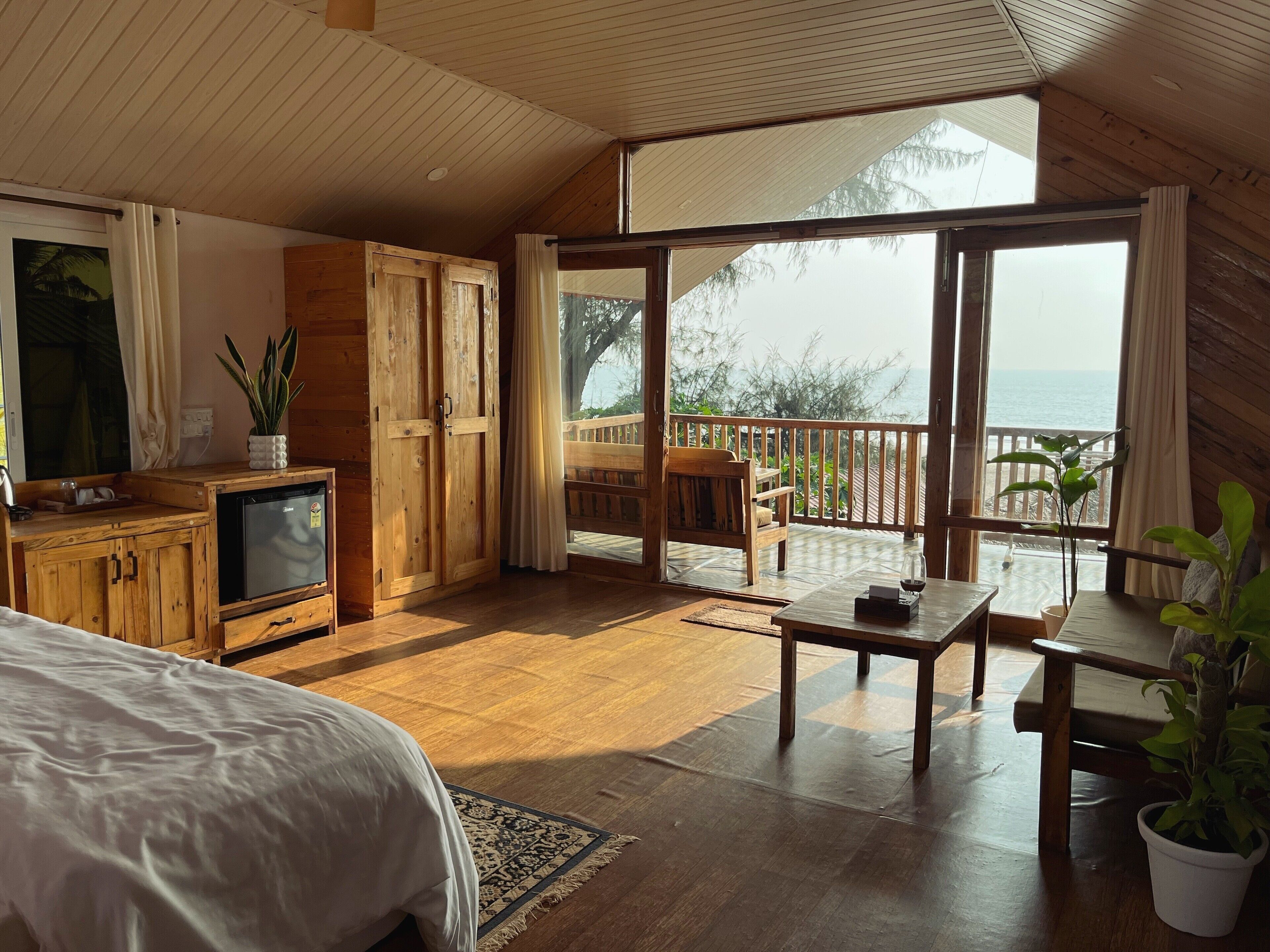 sea view hut (upstairs) | 1 bedroom, free wifi, bed sheets