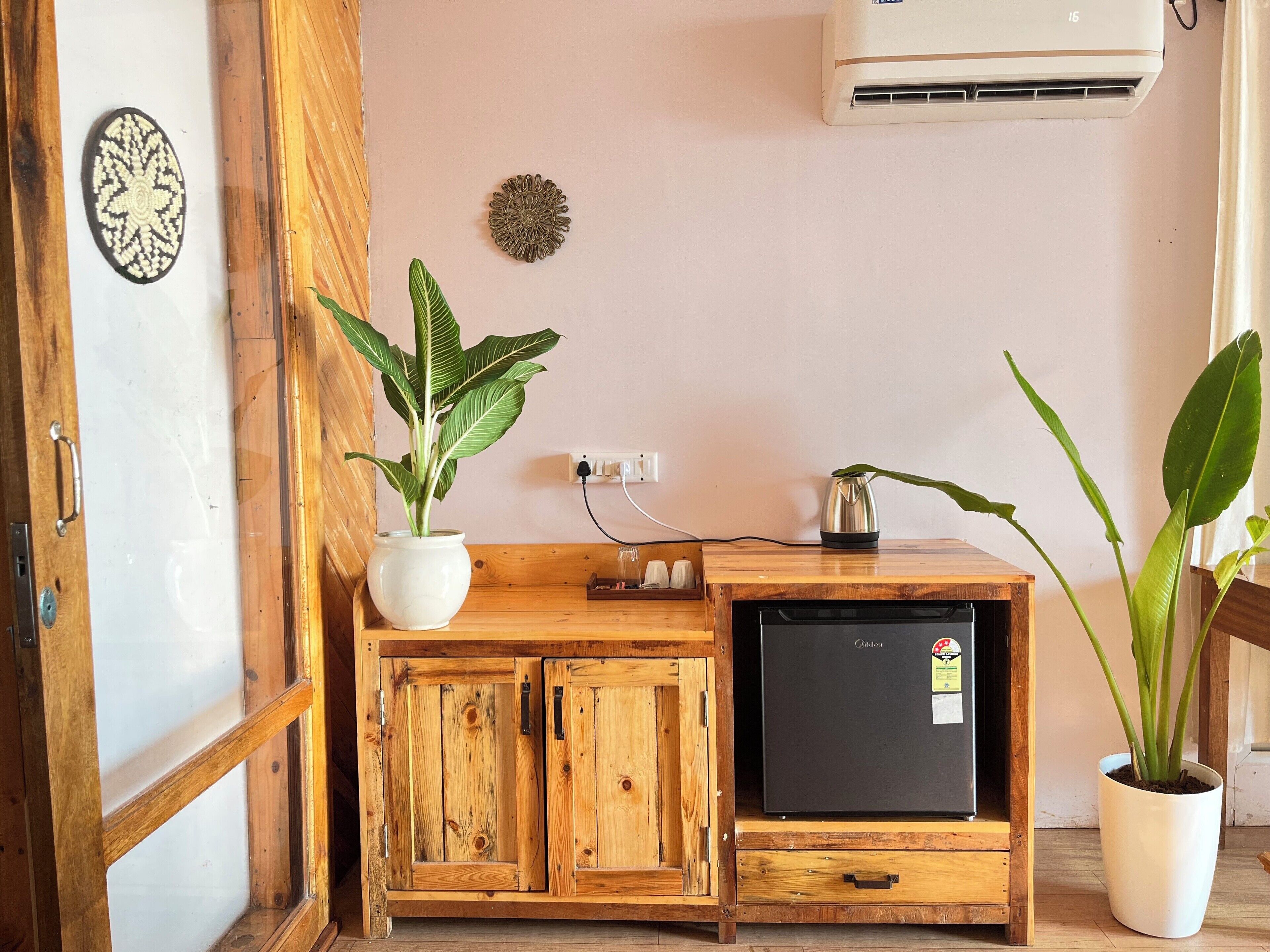 front hut with full sea view | 1 bedroom, free wifi, bed sheets