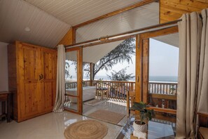 Luxury-Ferienhütte, Badewanne, Strandblick (Sea View Hut Upstairs) | Hochwertige Bettwaren, laptopgeeigneter Arbeitsplatz, kostenloses WLAN
