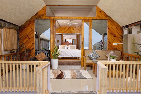 Luxury-FerienhĂŒtte, Badewanne, Meerblick (Front Hut) | Terrasse/Patio