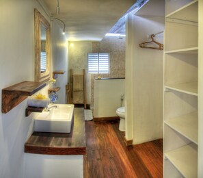 Villa, 2 Bedrooms, Private Pool | Bathroom amenities | Shower, free toiletries, hair dryer, towels - Villa Laksmana Hideaway 1 (Seminyak)