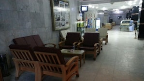 Lobby sitting area - Asafra Hotel Apartments (Alexandria)