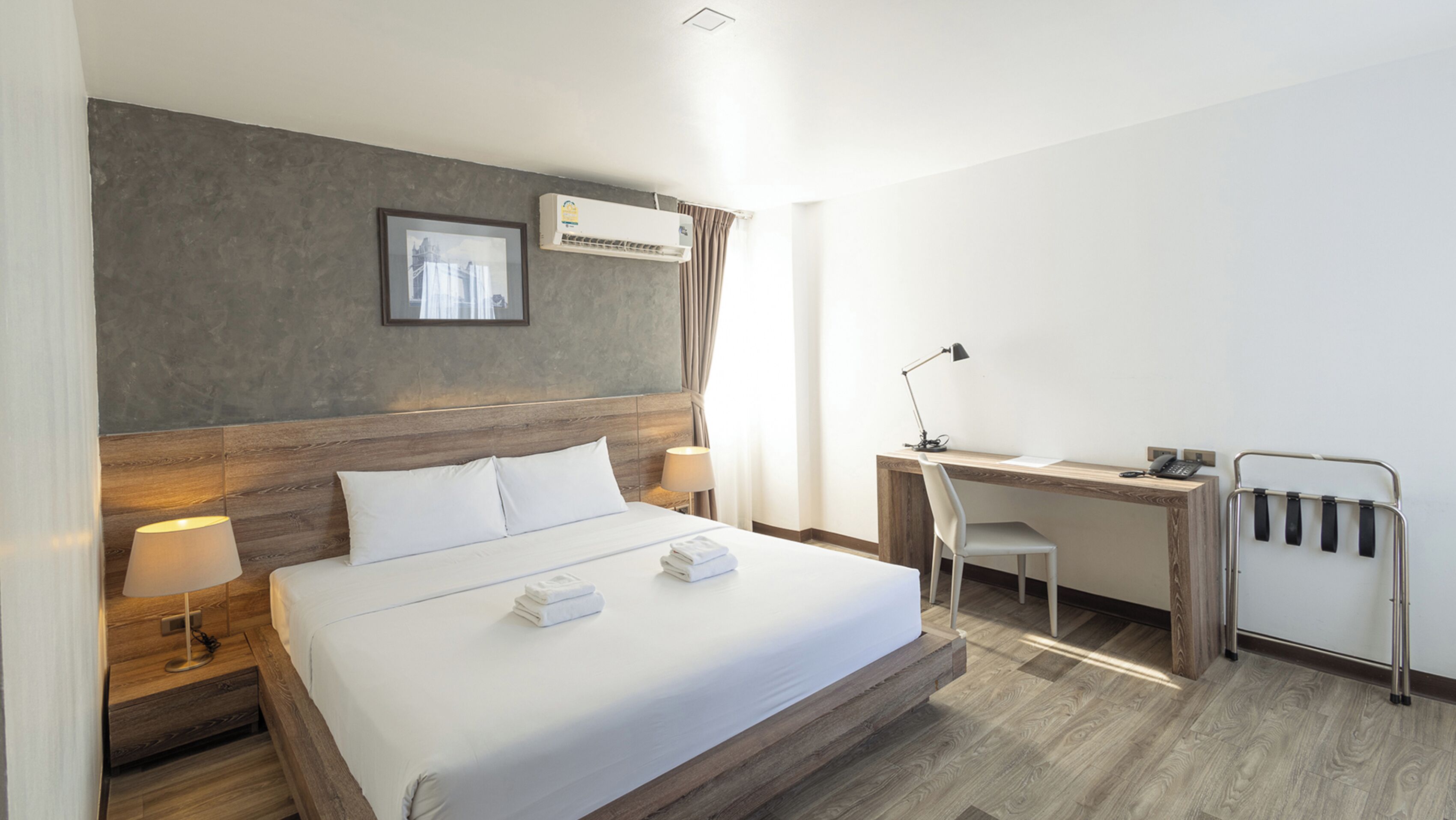 Superior Premier Room | Bureau, accès au Wi-Fi (inclus), literie fournie