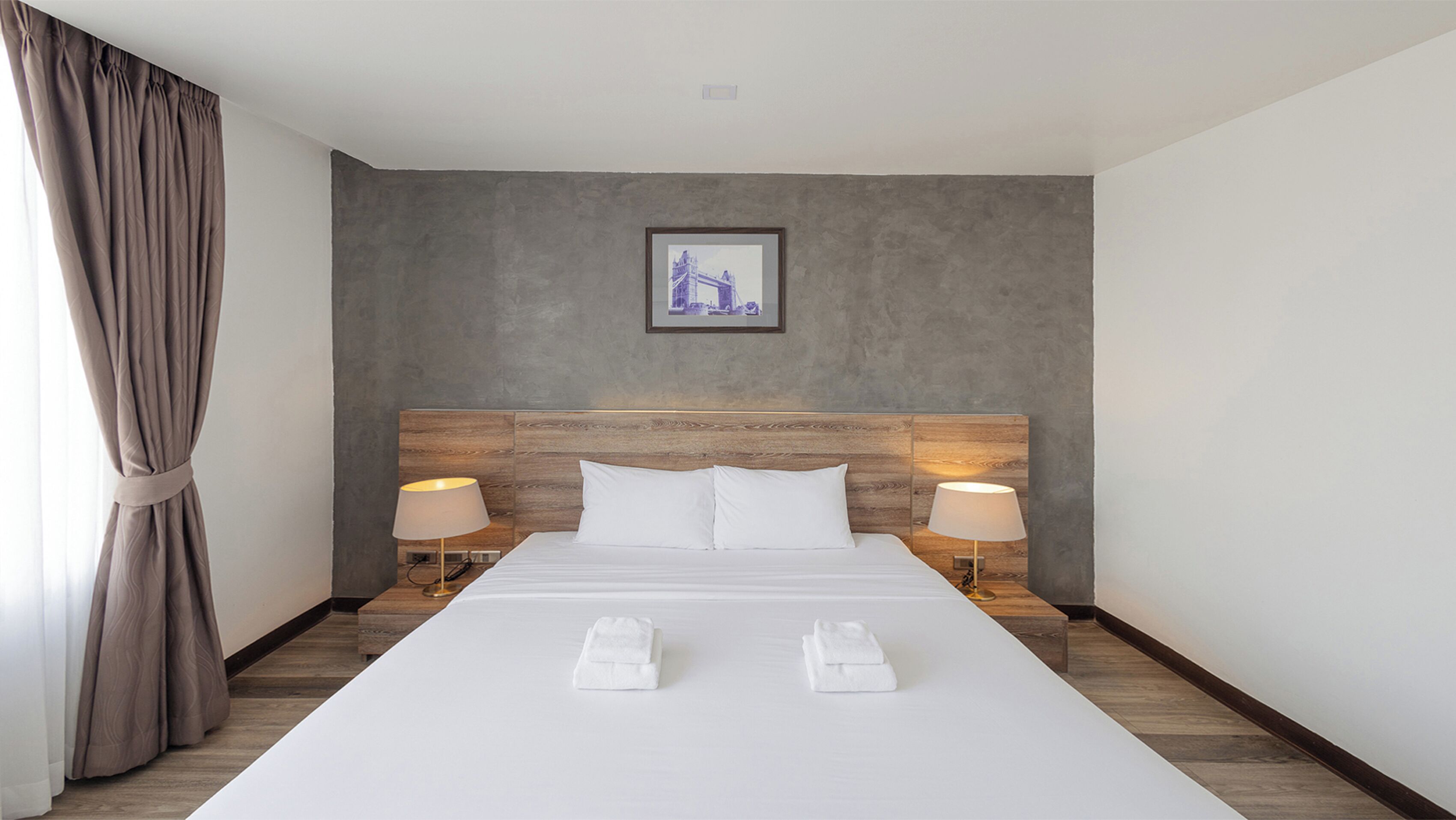 Deluxe Premier Room | Desk, free WiFi, bed sheets