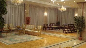 Check-in/check-out kiosk