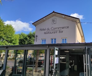 Exterior - Hôtel du Commerce (Chatillon-sur-Chalaronne)