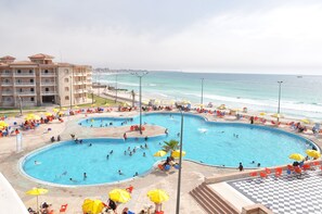 Outdoor pool - Ajami Armed Forces Apartments (Alexandria)