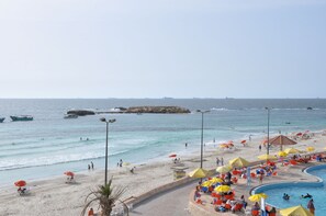 Private beach, sun-loungers, beach umbrellas, beach towels - Ajami Armed Forces Apartments (Alexandria)