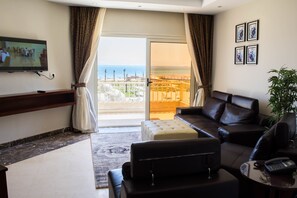 Honeymoon suite with Sea & Pool view | Wohnbereich