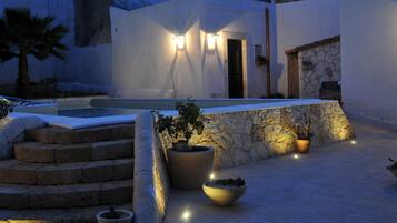 Außenpool, Liegestühle