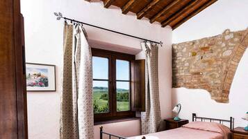 Classic Single Room, Hill View | Individually furnished, desk, blackout curtains, free WiFi