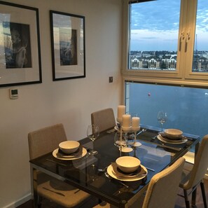 Executive Apartment, 2 Bedrooms | Family dining - Belvedere Royal Victoria Docks (London)