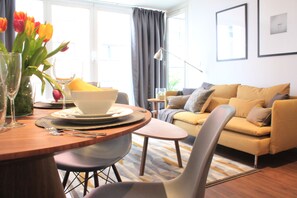 Superior Apartment, 1 Bedroom, Balcony | Living room | Flat-screen TV - Belvedere Royal Victoria Docks (London)