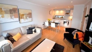 Superior Apartment, 2 Bedrooms, Balcony | Living area