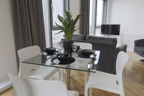 Superior Apartment, 2 Bedrooms, Balcony | In-room dining - Belvedere Olympic One Eighty (London)