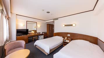 Superior Twin Room, Non Smoking | Desk, free WiFi, bed sheets