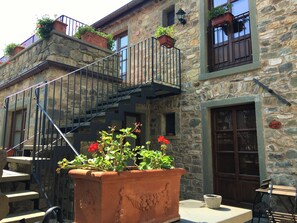 Front of property - Agriturismo Montagna Verde (Licciana Nardi)