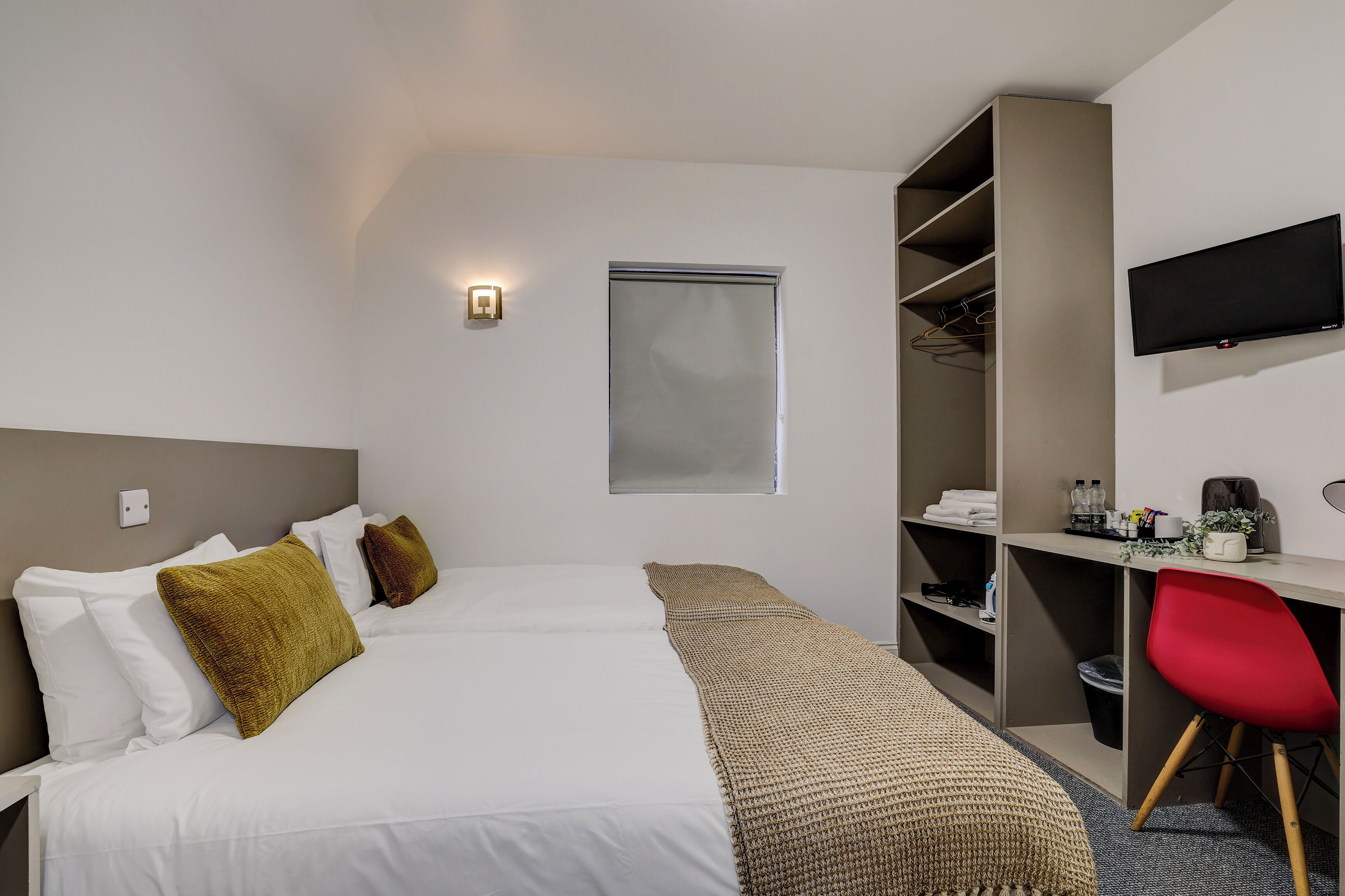 Standard Twin Room | 1 bedroom, desk, iron/ironing board, free WiFi