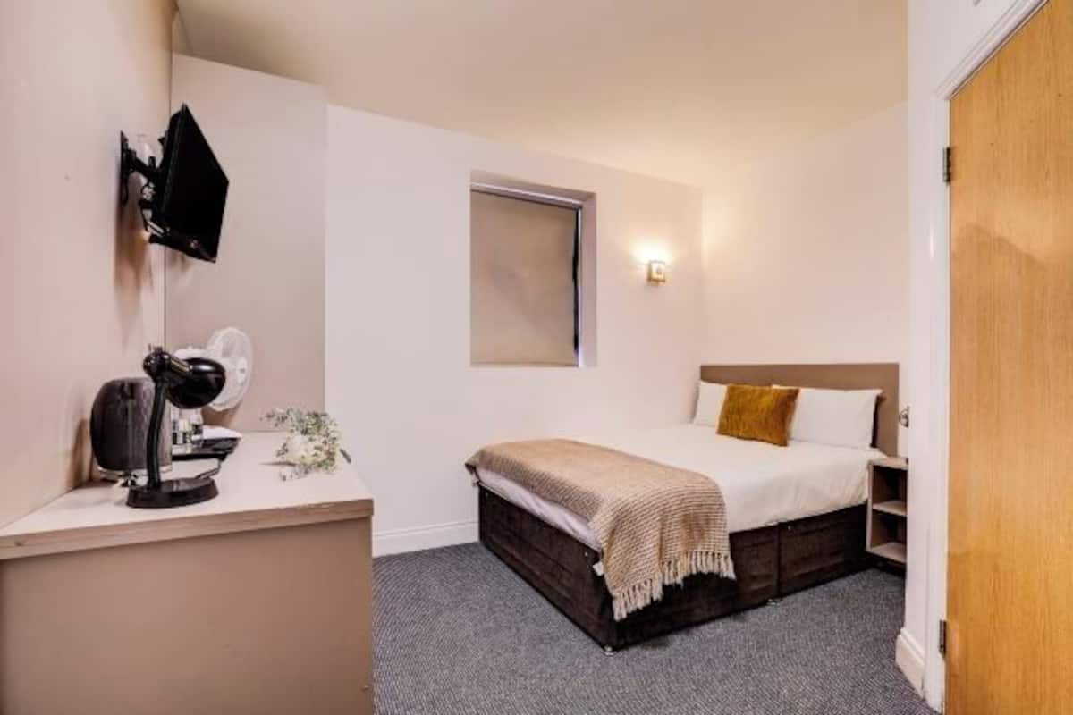 1 Schlafzimmer, Schreibtisch, Bügeleisen/Bügelbrett, kostenloses WLAN
