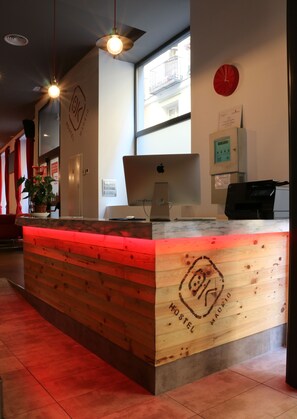 Reception - Ok Hostel Madrid (Madrid)