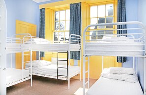 共同ドミトリー (1 Bed in 5 Sleeps Dormitory) | アイロン / アイロン台、WiFi (無料)