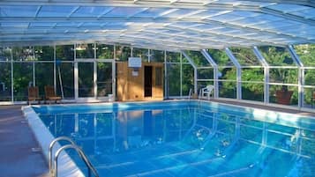 Piscine extérieure (ouverte en saison), piscine sur le toit