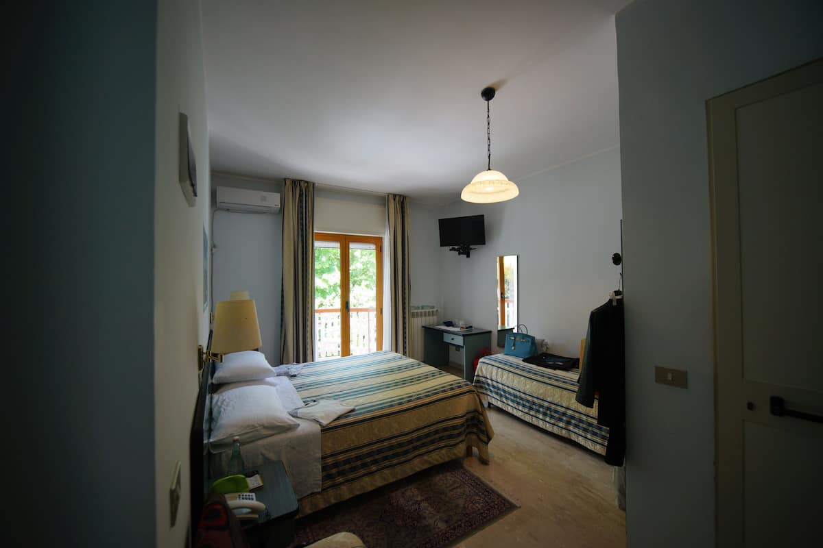 in-room safe, desk, soundproofing, free cots/infant beds