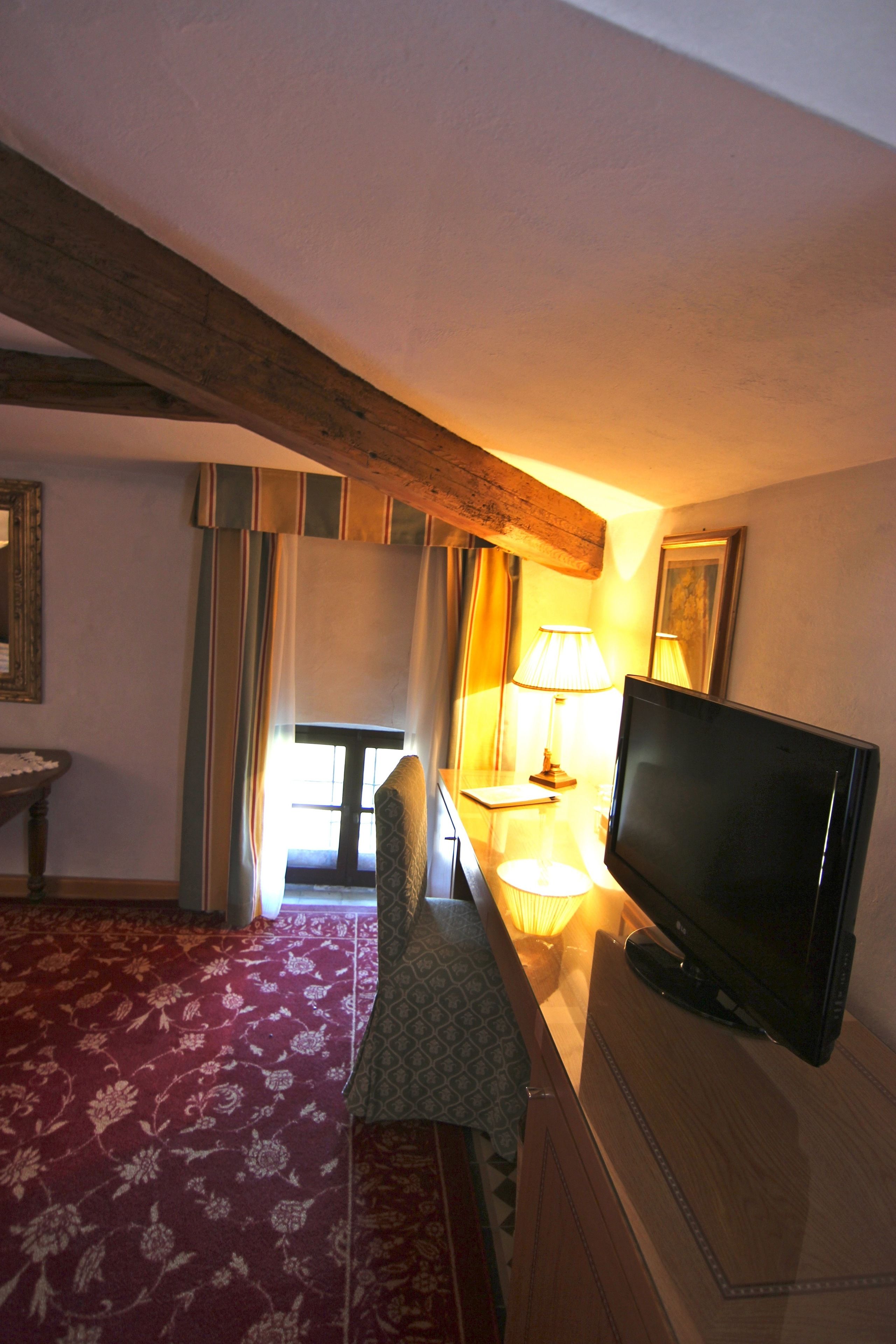 junior double room | 1 bedroom, minibar, in-room safe, blackout curtains