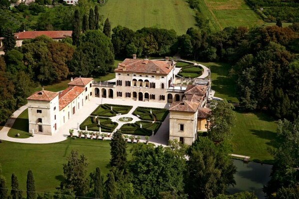 Aerial view - Hotel Villa Giona (San Pietro in Cariano)