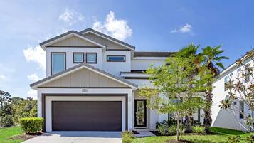 ACO Bella Vida Resort 5 Bedroom Vacation Home with Pool (1870) | Terrace/patio