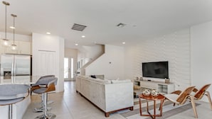 ACO Bella Vida Resort 5 Bedroom Vacation Home with Pool  (1870) | Living room - Bella Vida Resort (Kissimmee)