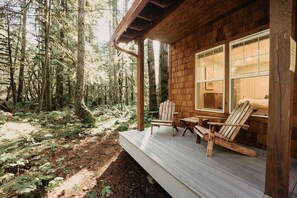 Cabin, 2 Bedrooms | Property grounds