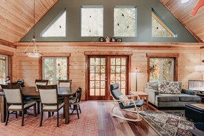 Cabin, 3 Bedrooms | Interior