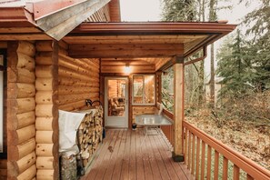 Cabin, 3 Bedrooms | Property grounds