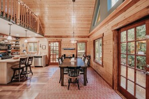 Cabin, 3 Bedrooms | Private kitchen