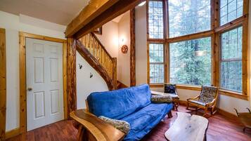 Cabin, 1 Bedroom | Living area | DVD player