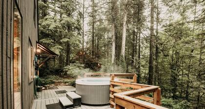 26sl - Hot Tub - Bbq - Game Room - Sleeps 8 3 Bedroom Home by RedAwning
