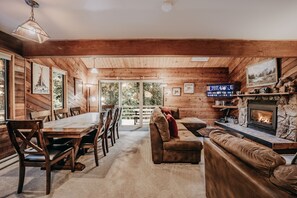 Cabin, 3 Bedrooms | Living area
